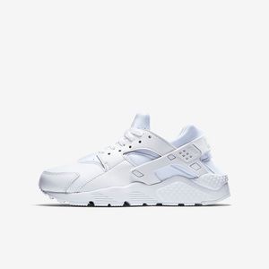Nike air huarache shoes white
